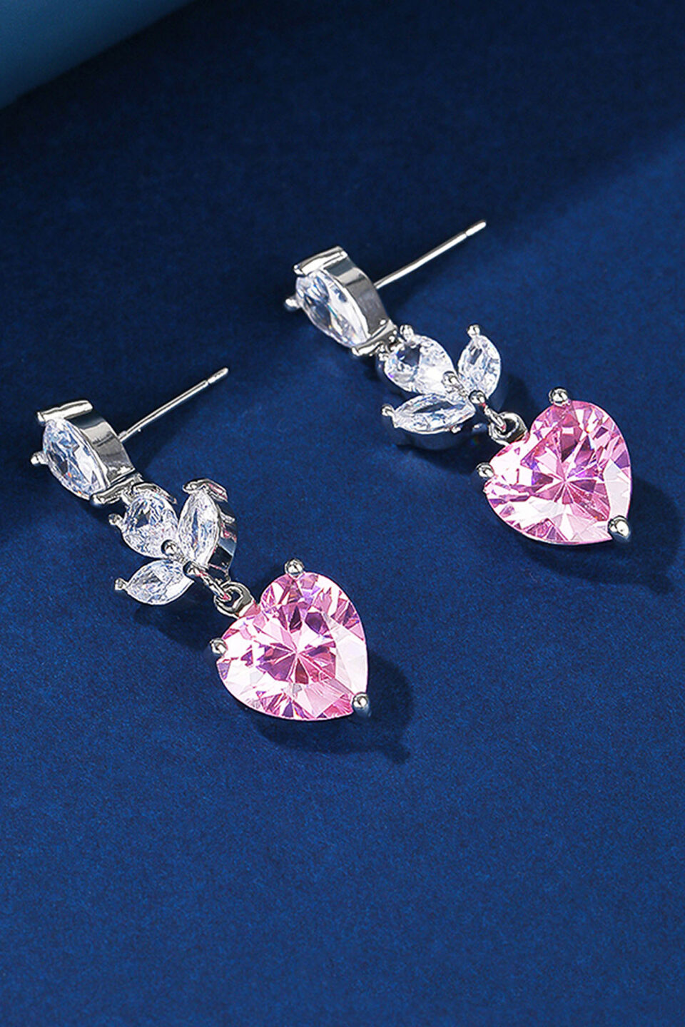 Silver Pin CZ Heart Küpe